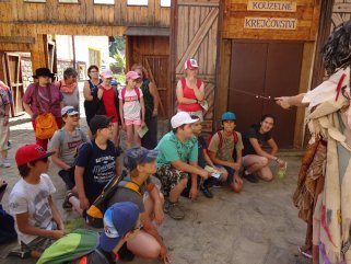 celodenní turisticky - poznávací a naučný 
  program - rodinný a zábavní park Fábula
